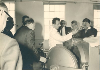 Presentation of the revolutionary autoclave decatising process to selected customers.